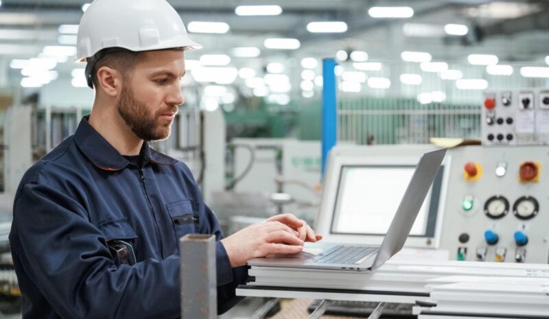 Ciberseguridad de maquinaria: nueva norma UE para pymes