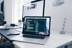 Renovar una página web supone optimizarla y adaptarla para que no la penalicen